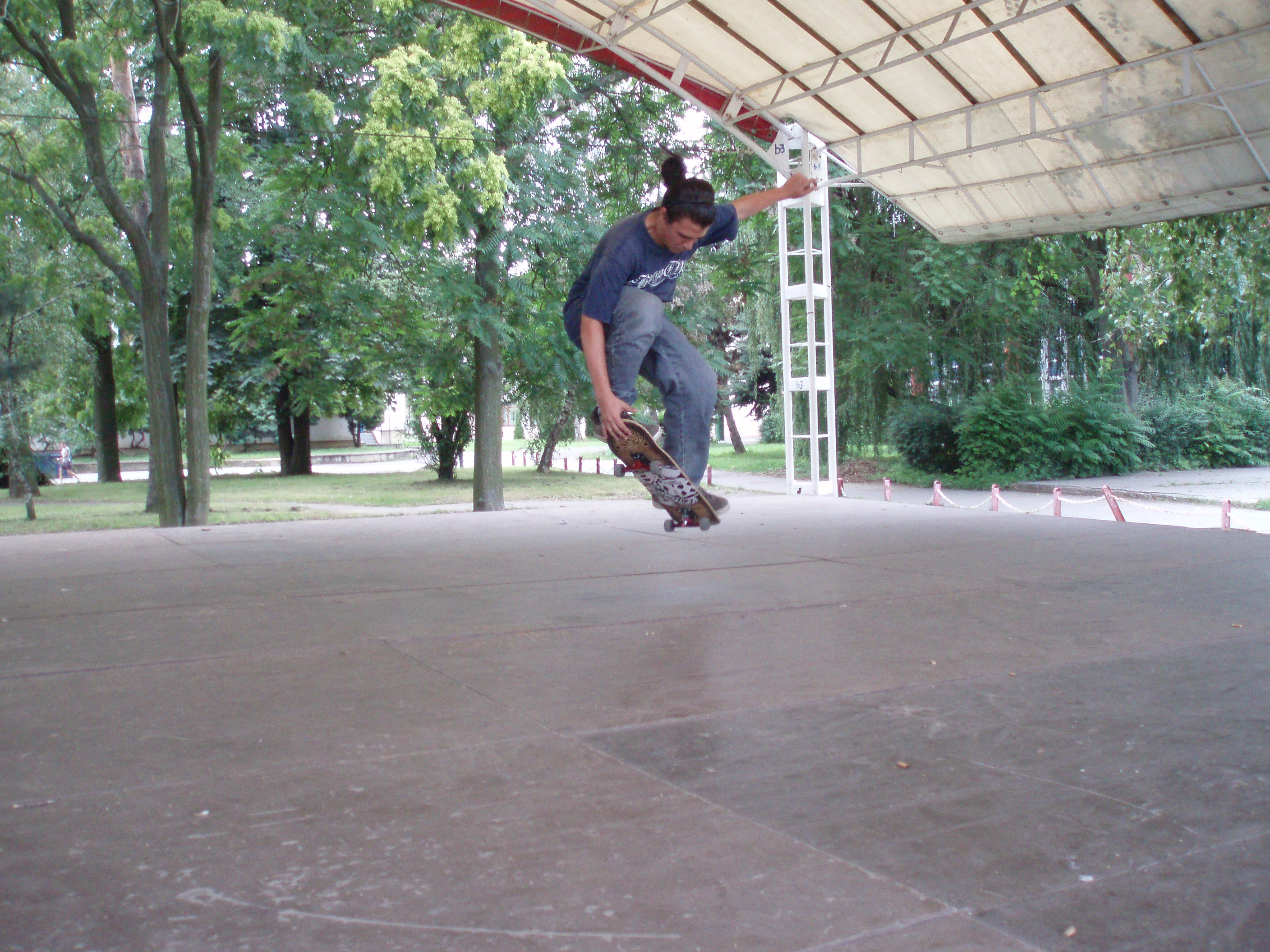 fakie nosegrab.JPG